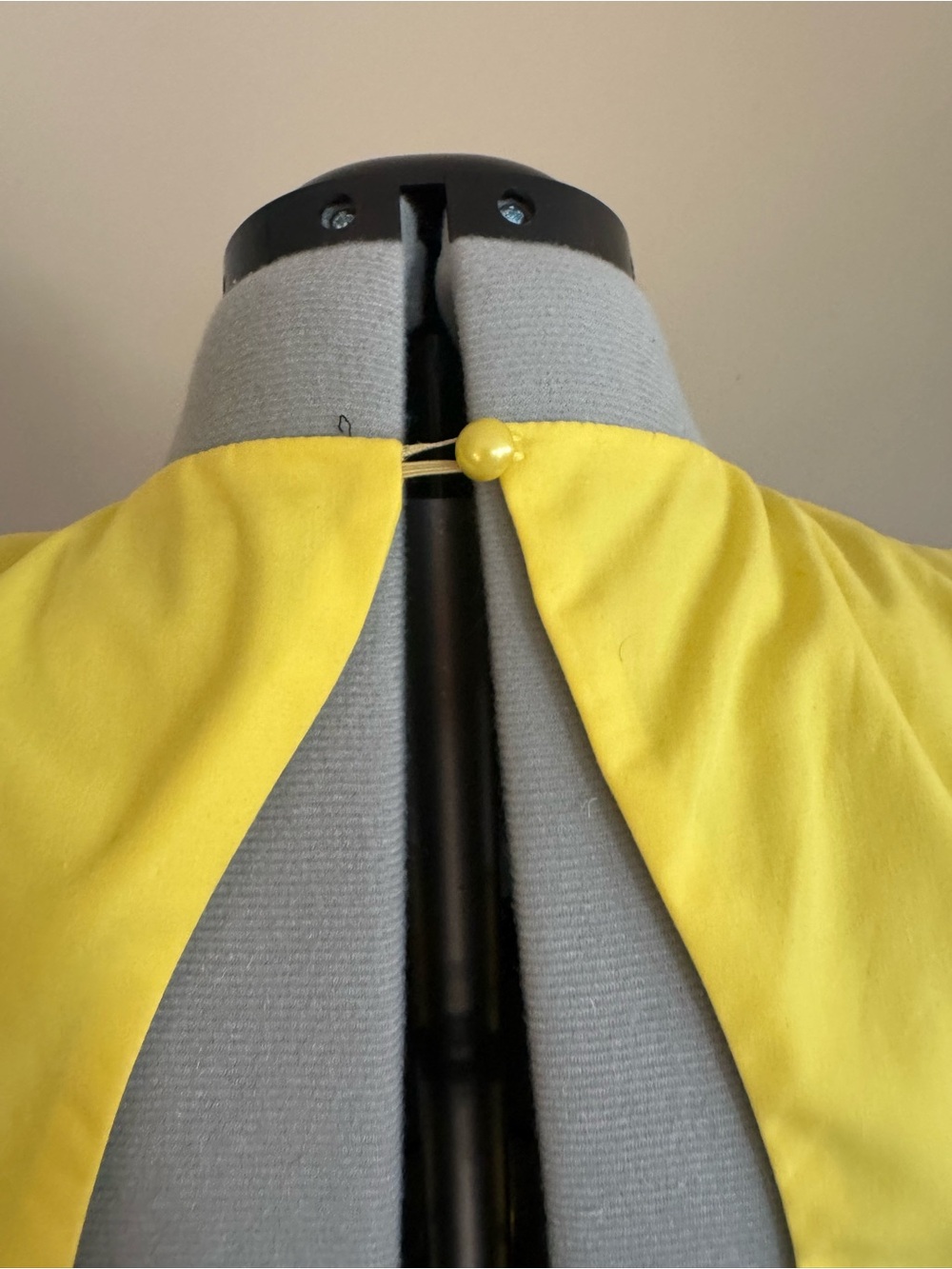 AX Paris Vintage Yellow Sleeveless Fit & Flare Dress with White Lace Hem - size - Picture 4 of 7